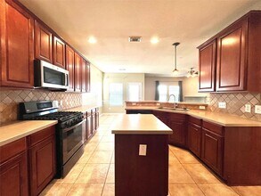 7419 Pony Creek in Missouri City, TX - Building Photo - Building Photo