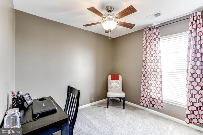 10106 Sir Reynard Ln in Linton Hall, VA - Building Photo - Building Photo