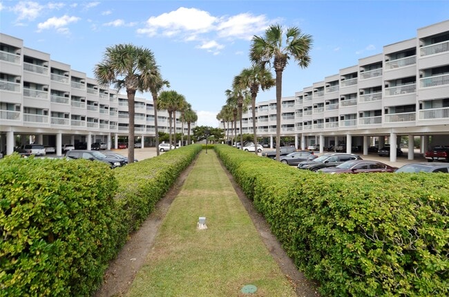 6102 Seawall Blvd in Galveston, TX - Foto de edificio - Building Photo