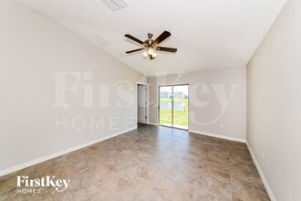 4235 Unbridled Song Dr in Sun City Center, FL - Building Photo - Building Photo