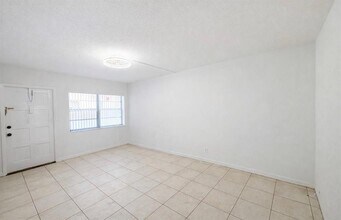 1855 Plunkett St in Hollywood, FL - Building Photo - Building Photo