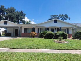 1527 Leeway Ave in Orlando, FL - Building Photo