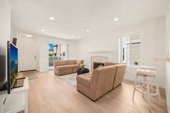 2800 Plaza del Amo in Torrance, CA - Building Photo - Building Photo