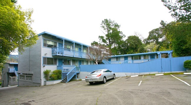 1563 Lincoln Ave in San Rafael, CA - Foto de edificio - Building Photo
