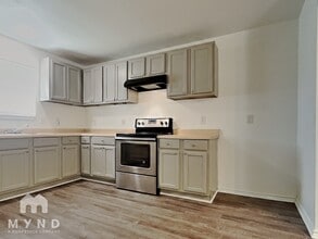 949 Guam St in Wake Village, TX - Foto de edificio - Building Photo