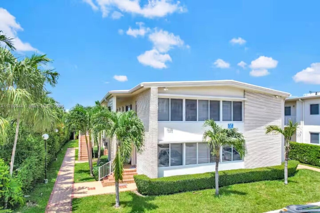 1029 94th St in Bay Harbor Islands, FL - Foto de edificio