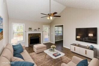 816 Ruswood Rd in Winder, GA - Foto de edificio - Building Photo