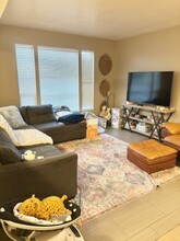609 N Seven Peaks Blvd in Provo, UT - Foto de edificio - Building Photo