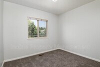 1548 W 740 S photo'