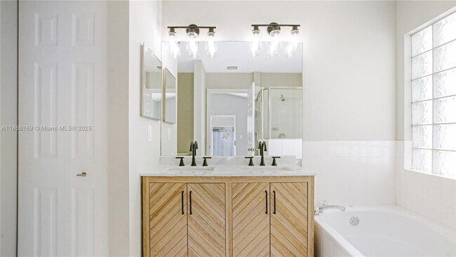 8743 SW 213th Ln in Cutler Bay, FL - Building Photo - Building Photo