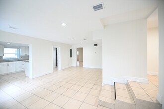 2507 N 66th Ave in Hollywood, FL - Building Photo - Building Photo