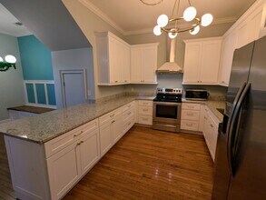 305 E Henry St in Savannah, GA - Building Photo - Building Photo