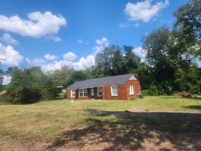 property at 715 S Market St