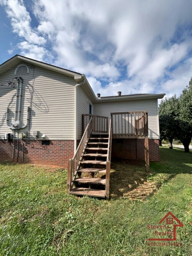 183 Woodlee Ct in McMinnville, TN - Foto de edificio - Building Photo