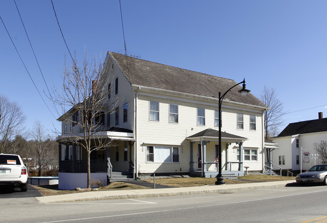 67 Exeter Rd in Newmarket, NH - Foto de edificio - Building Photo