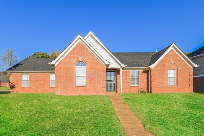 property at 9720 Lakeland Hills Cove