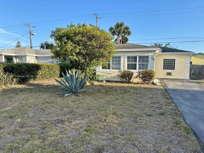 property at 221 W 27th St
