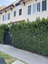 5548-5556 Sierra Vista Avenue in Los Angeles, CA - Building Photo - Building Photo