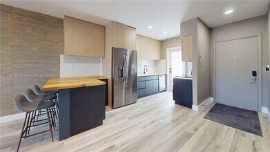13105 Ixora Ct in North Miami, FL - Building Photo - Building Photo