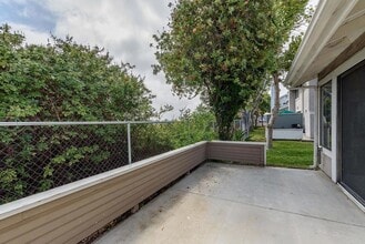 331 Windjammer Cir, Unit 2B-212 in Chula Vista, CA - Building Photo - Building Photo