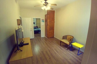 1517 N Lawrence St, Unit 1 in Philadelphia, PA - Building Photo - Building Photo