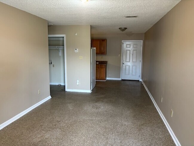 6404 Ezras Ct in Fayetteville, NC - Building Photo - Building Photo