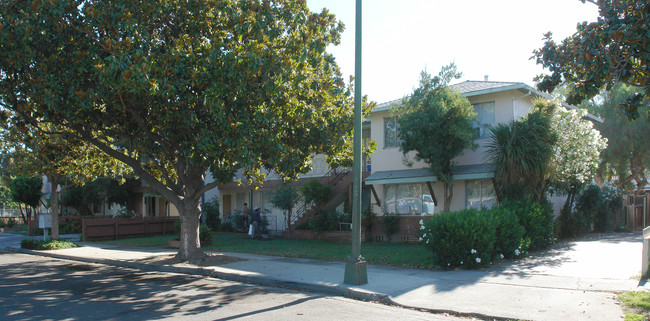 2488 Almaden Rd in San Jose, CA - Foto de edificio - Building Photo