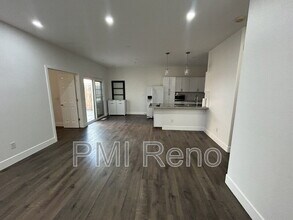 3871 Warren Way in Reno, NV - Building Photo - Building Photo