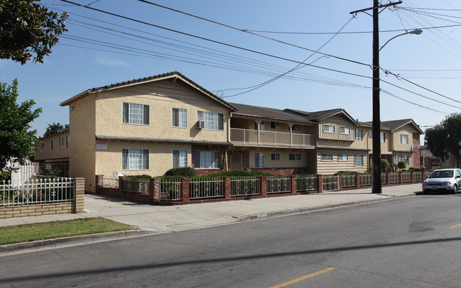 Belford Arms in Bell, CA - Building Photo - Building Photo