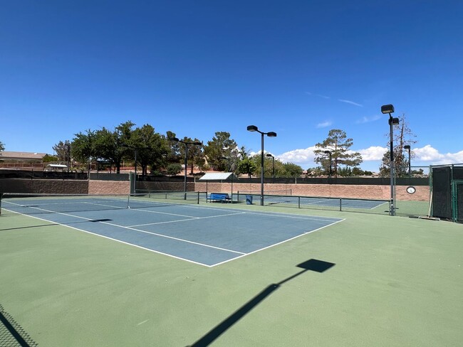 1815 Mountain Ranch Ave in Henderson, NV - Foto de edificio - Building Photo