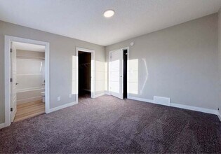 20724-20742 42 Avenue NW in Edmonton, AB - Building Photo - Building Photo