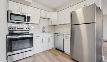 Vista Apartment Homes in Philadelphia, PA - Building Photo - Building Photo