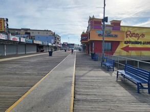 107 W Poplar Ave in Wildwood, NJ - Building Photo - Building Photo