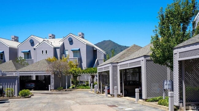 100 Lucky Dr in Corte Madera, CA - Building Photo - Building Photo