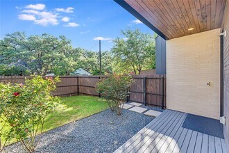 811 W James St in Austin, TX - Building Photo - Building Photo