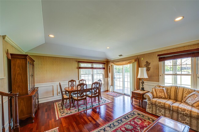 78 Lakebridge Dr S in Kings Park, NY - Building Photo - Building Photo