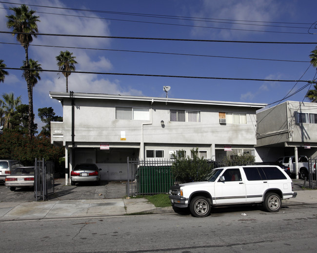 14648 Hubbard Ave in San Fernando, CA - Foto de edificio - Building Photo