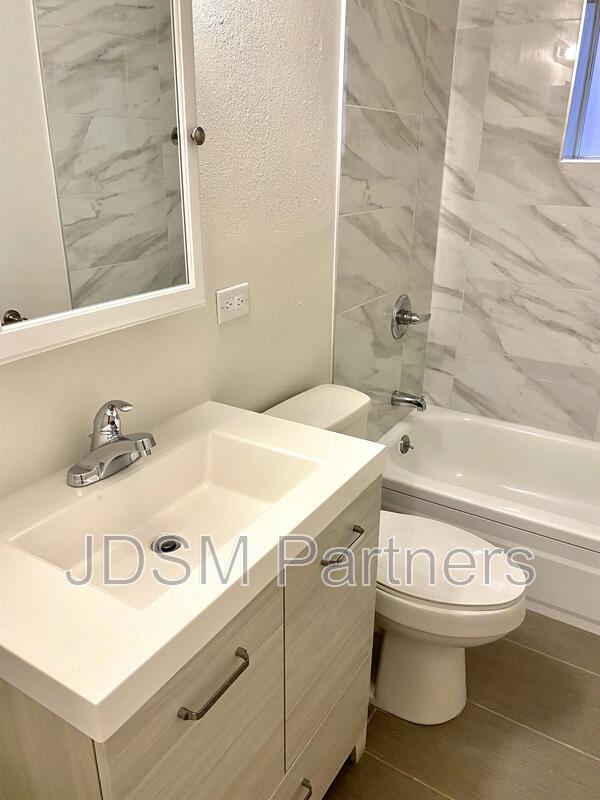 property at 1415 N Pearl St