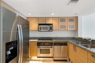 2101 Brickell Ave, Unit 1103 in Miami, FL - Building Photo - Building Photo