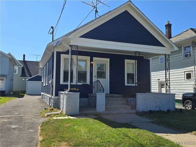 409 Hawley St in Lockport, NY - Building Photo - Building Photo