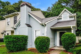 2318 Wellington Cir in Lithonia, GA - Building Photo - Building Photo