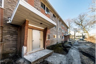 6921 S Cornell in Chicago, IL - Building Photo - Building Photo