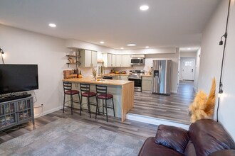 1138 W Cecil St, Unit 1138 in Neenah, WI - Building Photo - Building Photo