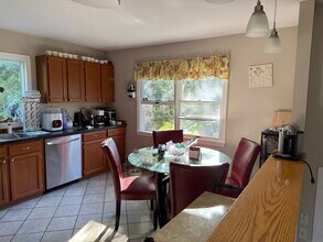 308 Noank Ledyard Rd in Groton, CT - Building Photo - Building Photo