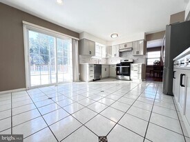 2 W High Ridge Rd in Cherry Hill Township, NJ - Building Photo