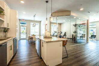 226 E Lockwood Ave in St. Louis, MO - Foto de edificio - Building Photo