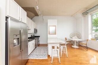 4131 W Belmont Ave in Chicago, IL - Building Photo - Building Photo