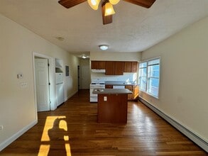 401 Columbia St, Unit 2 in Cambridge, MA - Foto de edificio - Building Photo