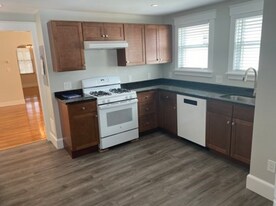 42 Mayberry Ave, Unit 2 in Medford, MA - Building Photo