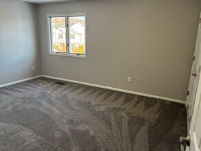 2818 Sand Run Pkwy in Fairlawn, OH - Building Photo - Building Photo